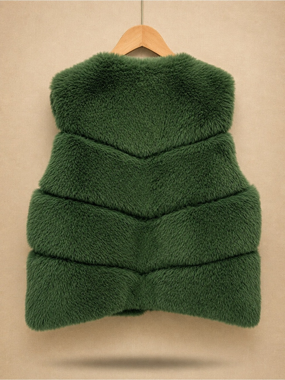 FINDS Green Faux Fur Vest Plush Luxe Layering Cozy Chic M/L Fall Winter - Picture 3 of 9